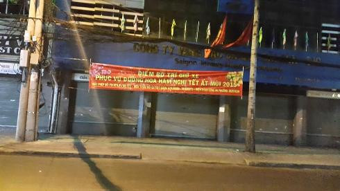 TP.HCM khuyến cáo người dân nên gửi xe vào các bãi có thông báo, niêm yết giá khi đến chơi xuân ở đường hoa Hàm Nghi (Ảnh: T.P) TP.HCM khuyến cáo người dân nên gửi xe vào các bãi có thông báo, niêm yết giá khi đến chơi xuân ở đường hoa Hàm Nghi (Ảnh: T.P)
