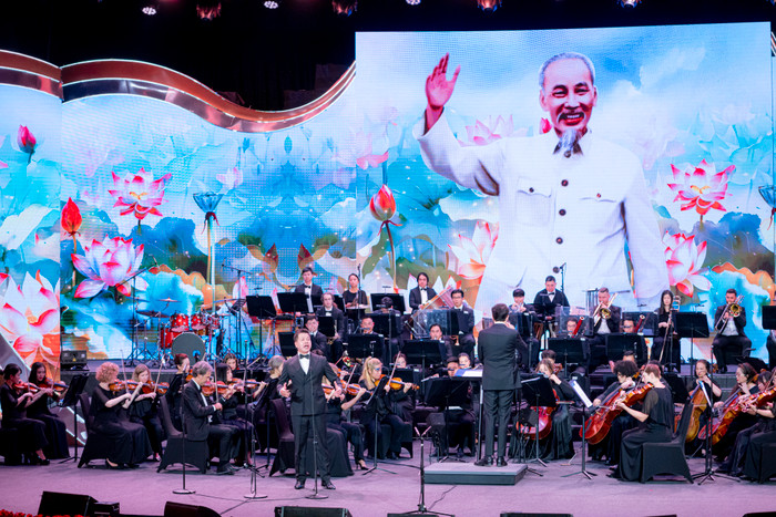 Ảnh 3-Chương trình nghệ thuật “Đảng trong mùa xuân đại thắng” tại Đà Nẵng.jpg.jpg.jpg