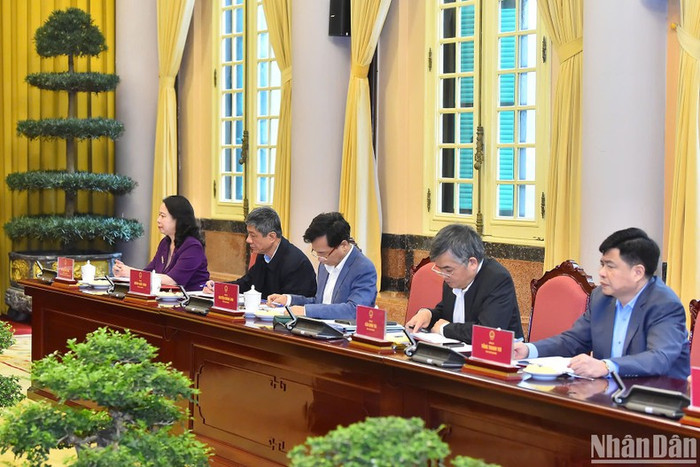 Các đại biểu tham dự buổi làm việc. Các đại biểu tham dự buổi làm việc.