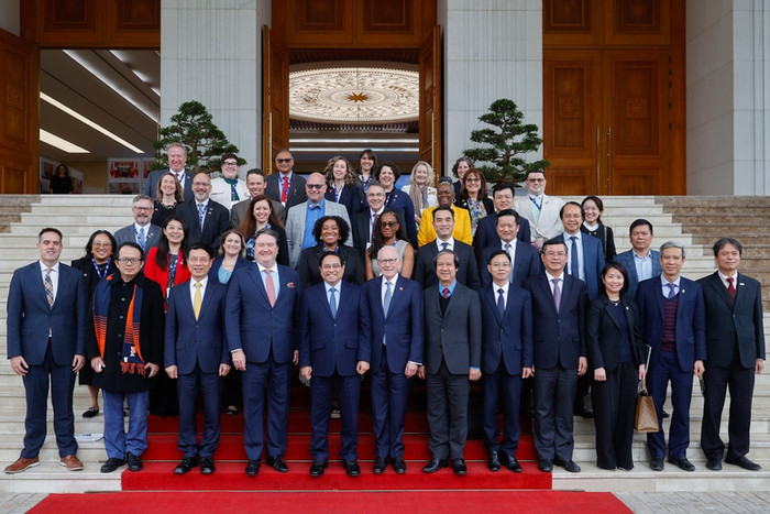 Thủ tướng Phạm Minh Chính và Đoàn đại biểu 21 trường đại học danh tiếng hàng đầu của Hoa Kỳ. Ảnh: VGP/Nhật Bắc