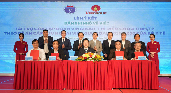 Vingroup đã ký kết Biên bản ghi nhớ hợp tác (MOU) triển khai thí điểm 'Đề án cấp cứu ngoại viện cấp quốc gia' với 4 địa phương là Hải Phòng, Hà Tĩnh, Khánh Hòa và Kiên Giang. Anh 2 (55).jpg