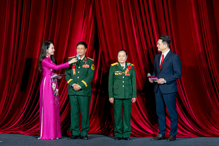 Ảnh 7-Chương trình nghệ thuật “Đảng trong mùa xuân đại thắng” tại Đà Nẵng.jpg.jpg.jpg