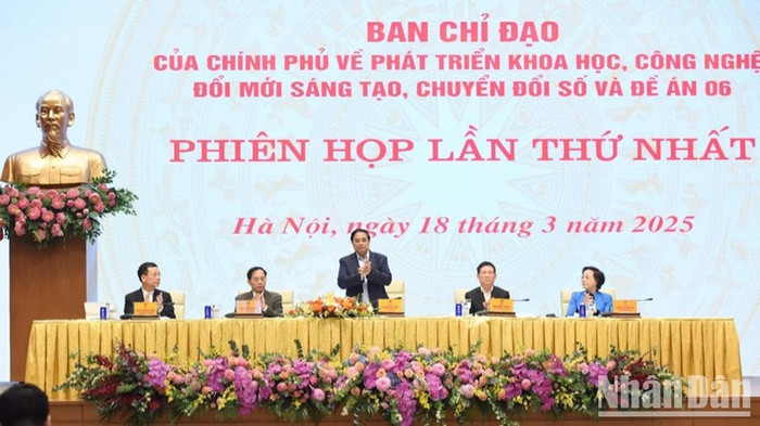 Thủ tướng Phạm Minh Chính và các đồng chí lãnh đạo đồng chủ trì hội nghị. (Ảnh: Trần Hải) Thủ tướng Phạm Minh Chính và các đồng chí lãnh đạo đồng chủ trì hội nghị. (Ảnh: Trần Hải)