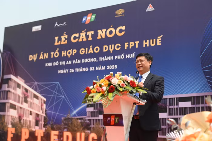 Anh 3_Cat noc To hop giao duc FPT tai Hue.JPG