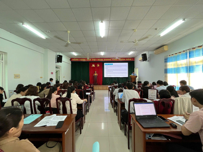 Hội nghị triển khai Phần mềm dinh dưỡng với sự tham dự của đại diện lãnh đạo Sở Y tế, Trung tâm Kiểm soát bệnh tật, Hội Liên hiệp Phụ nữ và các cán bộ y tế tỉnh Quảng Nam. aji4.jpg