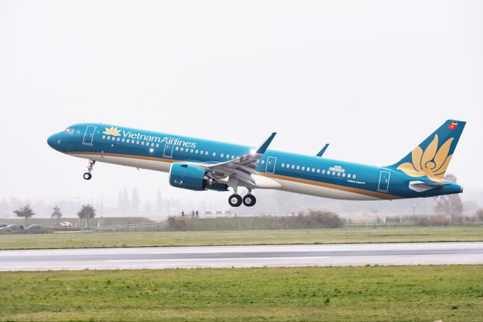 Đường bay Hà Nội - Manila được khai thác bằng tàu bay Airbus A321. Đường bay Hà Nội - Manila được khai thác bằng tàu bay Airbus A321.jpg