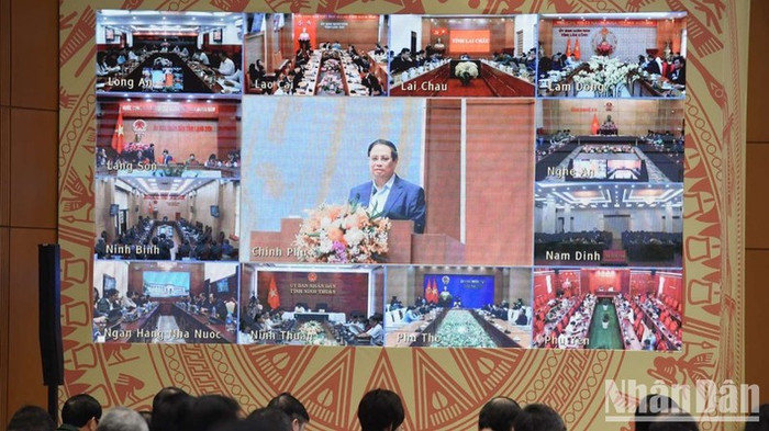 Phiên họp được truyền trực tuyến tới điểm cầu trụ sở các bộ, ngành, địa phương trên cả nước. (Ảnh: Trần Hải) Phiên họp được truyền trực tuyến tới điểm cầu trụ sở các bộ, ngành, địa phương trên cả nước. (Ảnh: Trần Hải)