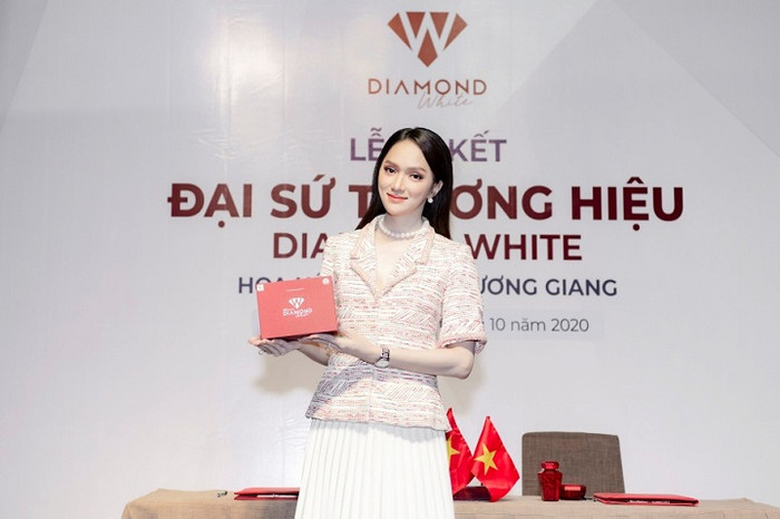 Nguyễn Hương Giang chính thức trở thành Đại sứ thương hiệu của Diamond White (ảnh: GHB) Nguyễn Hương Giang chính thức trở thành Đại sứ thương hiệu của Diamond White (ảnh: GHB)