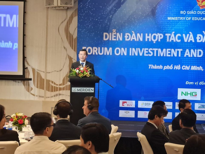 Thứ trưởng Bộ giáo dục và Đào tạo - ông Nguyễn Văn Phúc phát biểu tại diễn đàn (ảnh: P.L) Thứ trưởng Bộ giáo dục và Đào tạo - ông Nguyễn Văn Phúc phát biểu tại diễn đàn (ảnh: P.L)