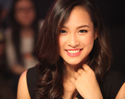 Tuy nhiên, tên tuổi của cô nàng cứ mãi "phập phù" không thể trèo lên cao