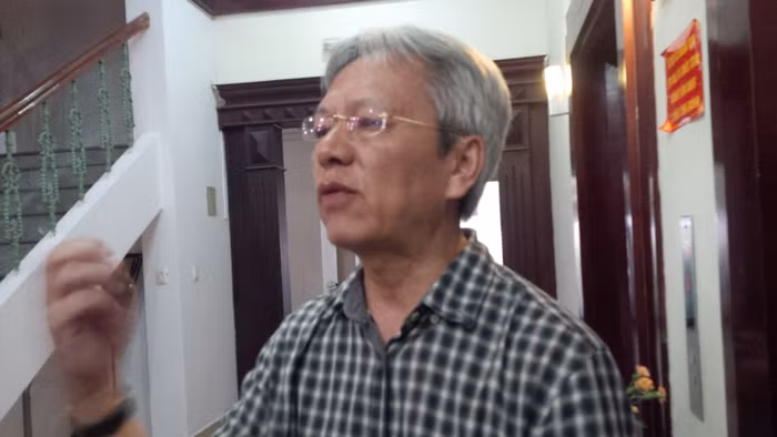 Tiến sĩ Nguyễn Sỹ Dũng cho rằng, thu phí BOT hiện nay như trấn lột (ảnh: Vũ Phương).