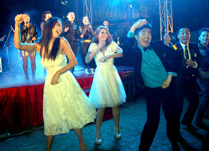 Ở một điệu nhảy khác, Minh Quân trở thành tâm điểm vì sự nhiệt tình. Ở một điệu nhảy khác, Minh Quân trở thành tâm điểm vì sự nhiệt tình.