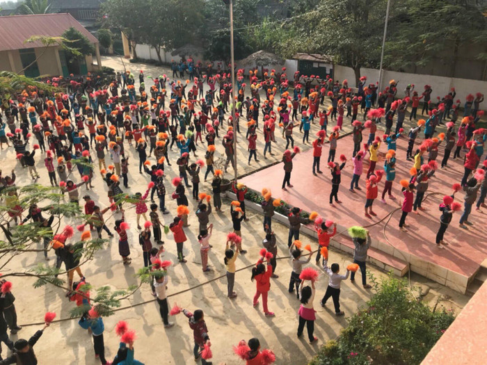 Trường học cũng chính là ngôi nhà thứ 2 của học sinh, nơi có các thầy cô yêu thương học sinh như con của mình (Ảnh:V.N)