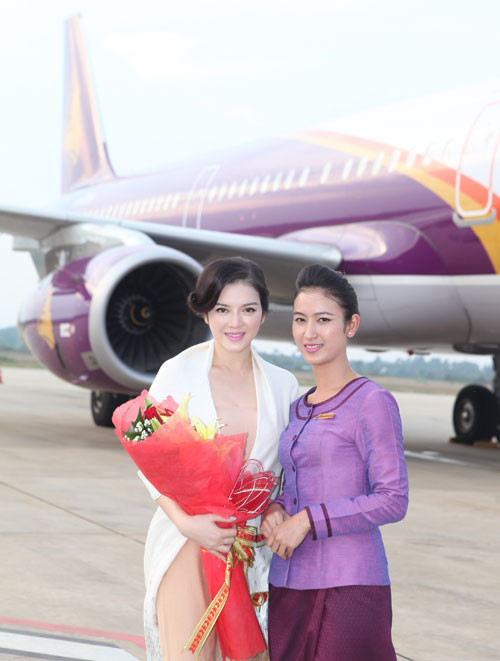 Lịch trình làm việc của fđại sứ Lý Nhã Kỳ được các lãnh đạo sắp xếp dày đặc, vì cô không có nhiều thời gian để lưu lại Siêm Riệp lâu hơn. Lịch trình làm việc của fđại sứ Lý Nhã Kỳ được các lãnh đạo sắp xếp dày đặc, vì cô không có nhiều thời gian để lưu lại Siêm Riệp lâu hơn.