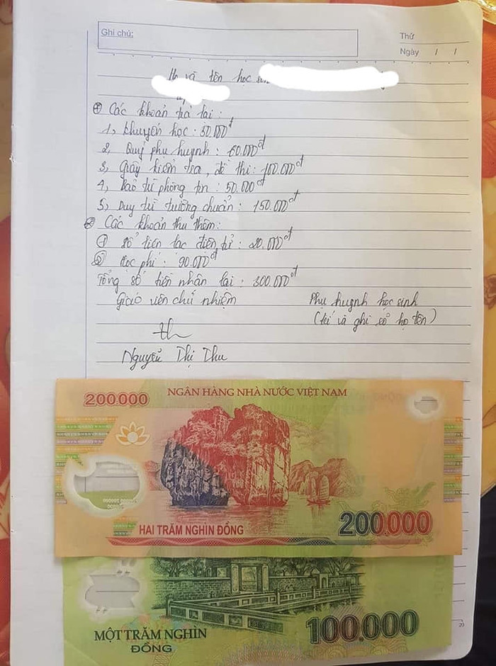 Nhà trường trả lại 300.000 đồng cho phụ huynh học sinh (Ảnh: Phụ huynh cung cấp) Nhà trường trả lại 300.000 đồng cho phụ huynh học sinh (Ảnh: Phụ huynh cung cấp)