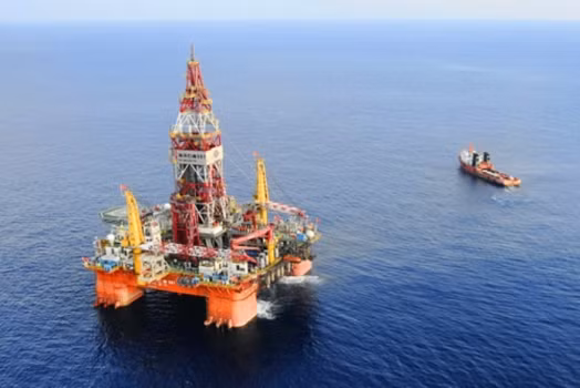 Trung Quốc giảm dần tàu cá, tăng tàu quân sự để bảo vệ giàn khoan ảnh 2