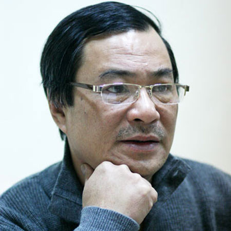 Đạo diễn Khải Hưng.