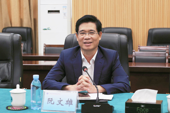 Tiến sĩ Nguyễn Mạnh Hùng - Phó Hiệu trưởng Trường Đại học Công nghệ Giao thông vận tải. Ảnh: Website nhà trường Tiến sĩ Nguyễn Mạnh Hùng.jpg