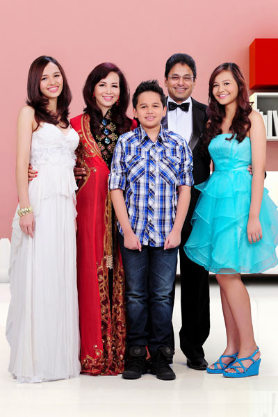 Gia đình hạnh phúc của Hoa hậu Diệu Hoa Gia đình hạnh phúc của Hoa hậu Diệu Hoa