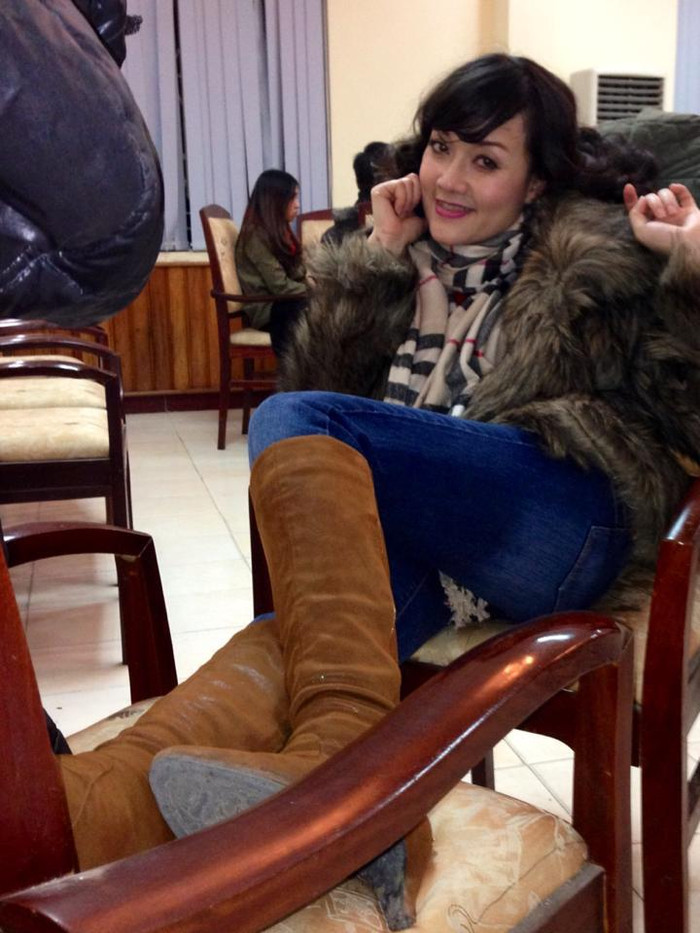 Diễn viên hài Vân Dung vẫn rất vui vẻ, dù lịch tập luyện Táo Quân khá căng thẳng. Diễn viên hài Vân Dung vẫn rất vui vẻ, dù lịch tập luyện Táo Quân khá căng thẳng.