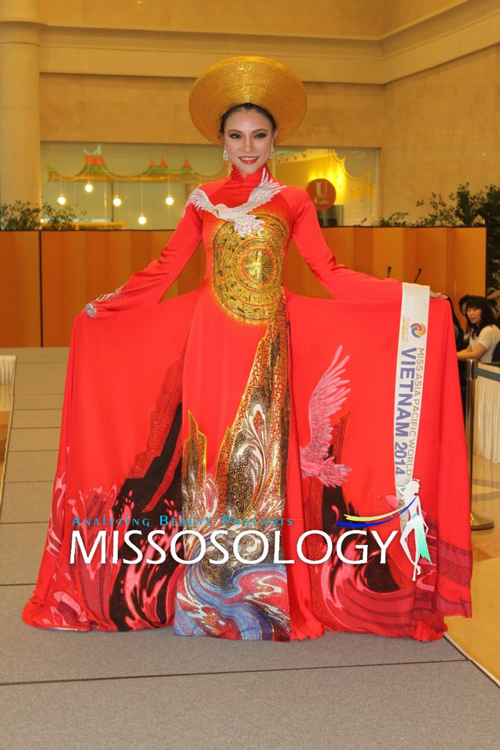 Siêu mẫu Nguyễn Lê Mỹ Linh, đại diện của Việt Nam Siêu mẫu Nguyễn Lê Mỹ Linh, đại diện của Việt Nam