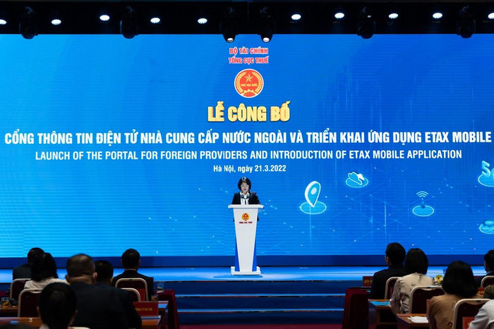 Phó Tổng Giám đốc BIDV Nguyễn Thị Quỳnh Giao đại diện cho các ngân hàng thương mại phát biểu tại Hội nghị. Phó Tổng Giám đốc BIDV Nguyễn Thị Quỳnh Giao đại diện cho các ngân hàng thương mại phát biểu tại Hội nghị.