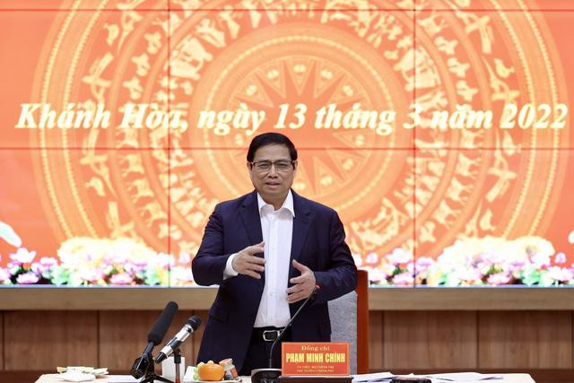 Thủ tướng tán thành về những trăn trở, băn khoăn của các đại biểu, như tại sao tỉnh có điều kiện thuận lợi như vậy nhưng chưa phát triển bứt phá, chưa tương xứng với tiềm năng, thế mạnh, cần phải suy nghĩ thêm để làm rõ điều này. Ảnh: VGP Thủ tướng tán thành về những trăn trở, băn khoăn của các đại biểu, như tại sao tỉnh có điều kiện thuận lợi như vậy nhưng chưa phát triển bứt phá, chưa tương xứng với tiềm năng, thế mạnh, cần phải suy nghĩ thêm để làm rõ điều này. Ảnh: VGP