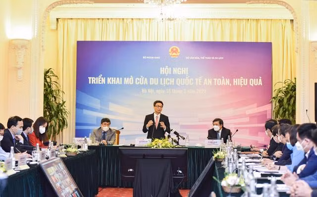 Phó Thủ tướng Vũ Đức Đam: Chúng ta đã kiểm soát được dịch bệnh, cần khơi lại tinh thần sáng tạo, có những bước tiến mạnh mẽ, bù lại khoảng thời gian bị ảnh hưởng bởi dịch bệnh. Ảnh: VGP