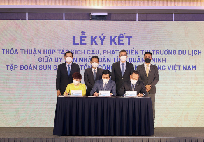 Lễ ký kết giữa tỉnh Quảng Ninh, Sun Group và Vietnam Airlines Lễ ký kết giữa tỉnh Quảng Ninh, Sun Group và Vietnam Airlines