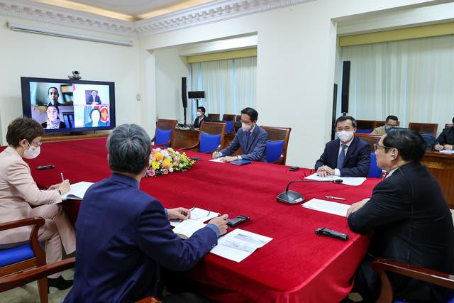 Giám đốc điều hành Chương trình COVAX Aurelia Nguyen đánh giá cao hướng đi hết sức tích cực của Việt Nam trong phòng chống dịch và đặc biệt là chương trình tiêm chủng rất thành công cho người dân. Ảnh: VGP/Nhật Bắc Giám đốc điều hành Chương trình COVAX Aurelia Nguyen đánh giá cao hướng đi hết sức tích cực của Việt Nam trong phòng chống dịch và đặc biệt là chương trình tiêm chủng rất thành công cho người dân. Ảnh: VGP/Nhật Bắc