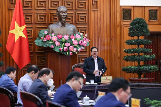 Thủ tướng lưu ý, phải nắm chắc tình hình, vừa xử lý các vấn đề cụ thể, thường xuyên, vừa chuẩn bị cho vấn đề lâu dài và vấn đề đột xuất, bất ngờ có thể xảy ra - Ảnh: VGP/Nhật Bắc Thủ tướng lưu ý, phải nắm chắc tình hình, vừa xử lý các vấn đề cụ thể, thường xuyên, vừa chuẩn bị cho vấn đề lâu dài và vấn đề đột xuất, bất ngờ có thể xảy ra - Ảnh: VGP/Nhật Bắc
