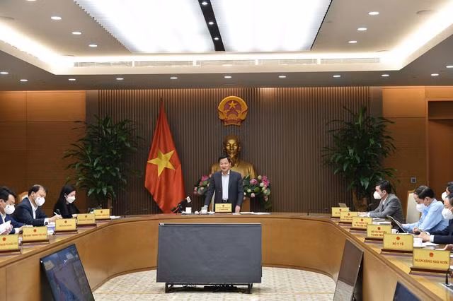 Phó Thủ tướng Lê Minh Khái: Không để xảy ra tình trạng, nguồn cung không thiếu, nhưng cung cấp hàng hóa ra thị trường không kịp thời dẫn đến giá cả biến động. Dư luận phản ứng. Ảnh VGP/Quang Thương