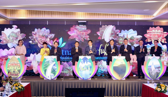 Nhấn nút khởi động du lịch Nhấn nút khởi động du lịch