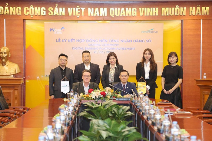 PVcomBank và Vemanti Group ký kết hợp đồng nền tảng ngân hàng kỹ thuật số. PVcomBank và Vemanti Group ký kết hợp đồng nền tảng ngân hàng kỹ thuật số.