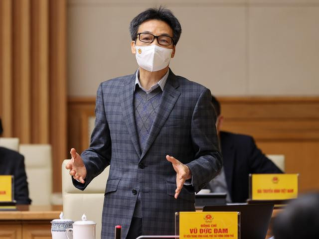 Phó Thủ tướng Vũ Đức Đam: &quot;Thời gian qua tỉ lệ nhiễm tăng cao nhưng số ca nặng rất thấp là do chúng ta thực hiện rất tốt chiến dịch tiêm chủng vaccine với tỉ lệ lên tới 98-99%&quot; - Ảnh: VGP/Nhật Bắc