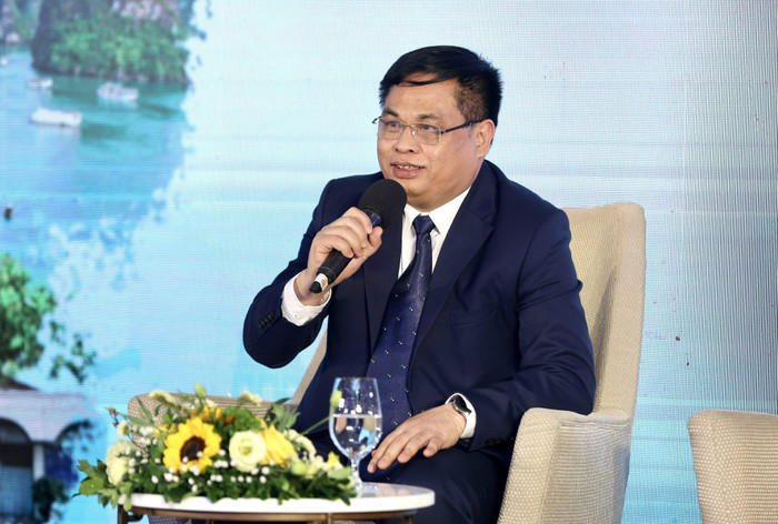 Ông Phạm Ngọc Thủy trao đổi tại tọa đàm Ông Phạm Ngọc Thủy trao đổi tại tọa đàm