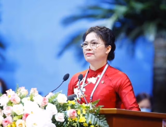 Bà Hà Thị Nga, Ủy viên Ban Chấp hành Trung ương Đảng, Đại biểu Quốc hội khóa XV, Chủ tịch Hội Liên hiệp Phụ nữ Việt Nam khóa XII tái đắc cử Chủ tịch Hội Liên hiệp Phụ nữ Việt Nam khóa XIII.