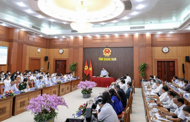 Thủ tướng nhấn mạnh Quảng Nam phải phát huy tối đa những tiềm năng, cơ hội đã có, những kết quả đã đạt được, đồng thời tạo ra những cơ hội, động lực mới để thu hút nguồn lực từ bên ngoài - Ảnh: VGP/Nhật Bắc Thủ tướng nhấn mạnh Quảng Nam phải phát huy tối đa những tiềm năng, cơ hội đã có, những kết quả đã đạt được, đồng thời tạo ra những cơ hội, động lực mới để thu hút nguồn lực từ bên ngoài - Ảnh: VGP/Nhật Bắc