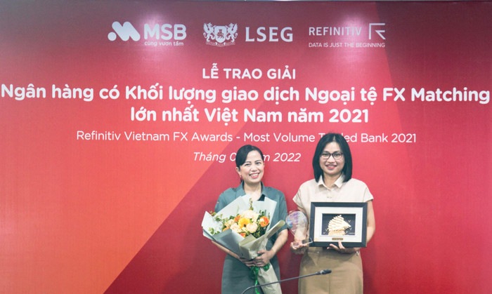 Đại diện MSB nhận giải thưởng danh giá Ngân hàng có Khối lượng giao dịch ngoại tệ FX Matching cao nhất 2021 từ Refinitiv Đại diện MSB nhận giải thưởng danh giá Ngân hàng có Khối lượng giao dịch ngoại tệ FX Matching cao nhất 2021 từ Refinitiv