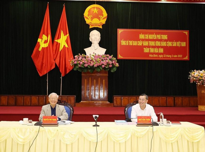 Tổng Bí thư Nguyễn Phú Trọng tại buổi làm việc với lãnh đạo tỉnh Hòa Bình. (Ảnh: Trí Dũng/TTXVN) Tổng Bí thư Nguyễn Phú Trọng tại buổi làm việc với lãnh đạo tỉnh Hòa Bình. (Ảnh: Trí Dũng/TTXVN)