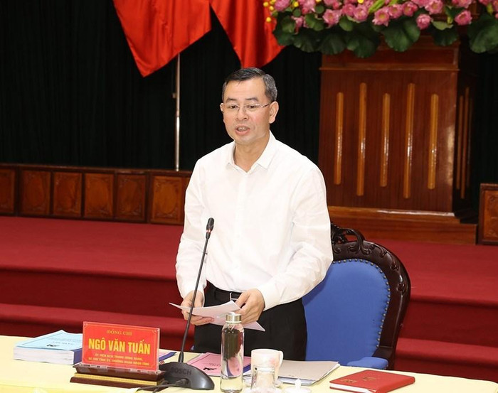 Ông Ngô Văn Tuấn, Ủy viên Trung ương Đảng, Bí thư Tỉnh ủy, Trưởng đoàn đại biểu Quốc hội tỉnh Hòa Bình, trình bày Báo cáo kết quả thực hiện nhiệm vụ công tác chính trị từ đầu nhiệm kỳ 2020-2025 đến nay và mục tiêu, nhiệm vụ năm 2022. (Ảnh: Trí Dũng/TTXVN) Ông Ngô Văn Tuấn, Ủy viên Trung ương Đảng, Bí thư Tỉnh ủy, Trưởng đoàn đại biểu Quốc hội tỉnh Hòa Bình, trình bày Báo cáo kết quả thực hiện nhiệm vụ công tác chính trị từ đầu nhiệm kỳ 2020-2025 đến nay và mục tiêu, nhiệm vụ năm 2022. (Ảnh: Trí Dũng/TTXVN)