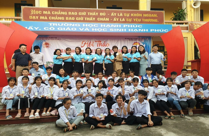 Hội thảo về trường học hạnh phúc tại Trường Trung học phổ thông Cảm Ân. (Ảnh: Hoàng Lê) Hội thảo về trường học hạnh phúc tại Trường Trung học phổ thông Cảm Ân. (Ảnh: Hoàng Lê)