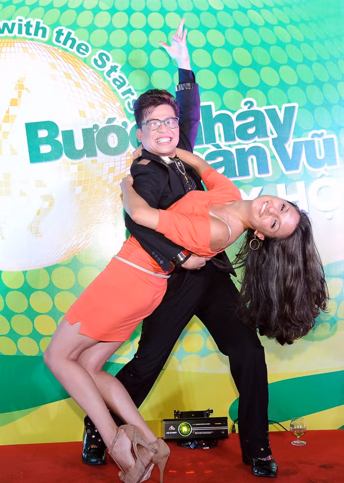 Thanh Bạch luôn là người nhí nhố trong các buổi tiệc.