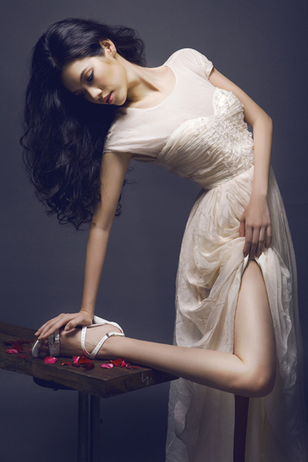 Hoàng My với tư thế khoe chân vô cùng 'khó hiểu' Hoàng My với tư thế khoe chân vô cùng 'khó hiểu'