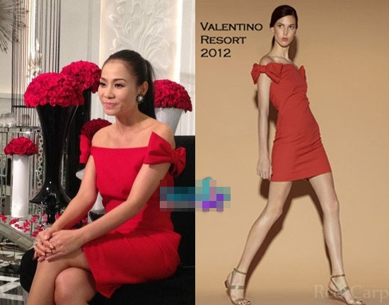 Bộ đầm này nằm trong BST Resort 2012 của Valentino có giá là 1029 USD (khoảng 21 triệu). Bộ đầm này nằm trong BST Resort 2012 của Valentino có giá là 1029 USD (khoảng 21 triệu).