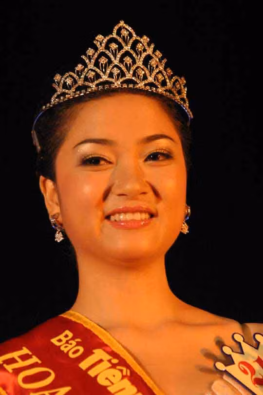 Hình ảnh Nguyễn Thị Huyền bầu bĩnh trong cuộc thi nhan sắc danh giá cách đây đã 9 năm.