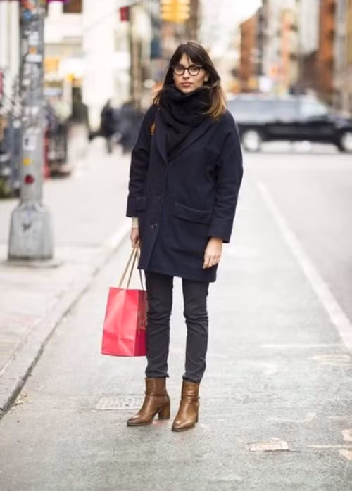 Áo khoác oversized hoàn hảo khi kết hợp cùng ankle boots
