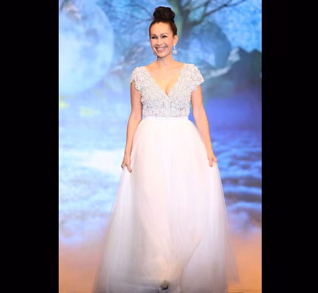 Dù đã bước sang tuổi 50 nhưng Diễm My vẫn đẹp, quý phái, trẻ trung và căng đầy.