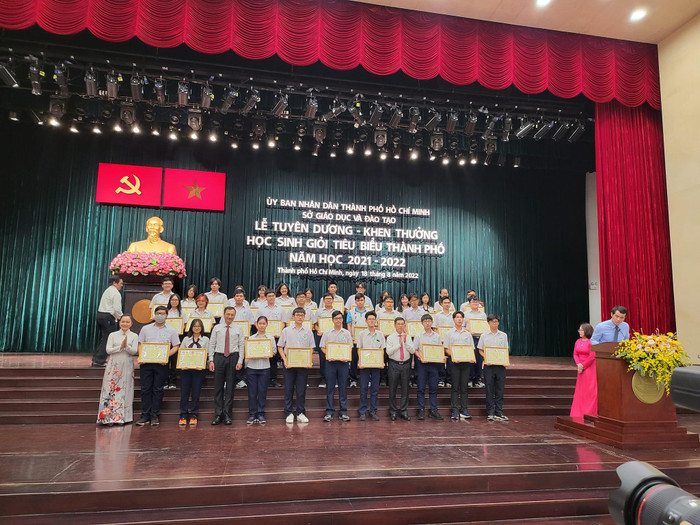 Thành phố Hồ Chí Minh tuyên dương học sinh giỏi tiêu biểu năm học 2021 - 2022 (ảnh: P.L) Thành phố Hồ Chí Minh tuyên dương học sinh giỏi tiêu biểu năm học 2021 - 2022 (ảnh: P.L)