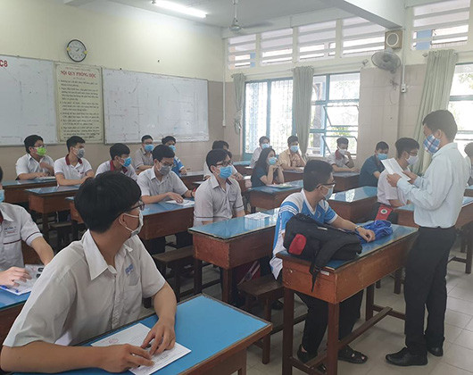 Thí sinh tham dự kỳ thi tốt nghiệp trung học phổ thông ở Thành phố Hồ Chí Minh (ảnh: P.L) Thí sinh tham dự kỳ thi tốt nghiệp trung học phổ thông ở Thành phố Hồ Chí Minh (ảnh: P.L)